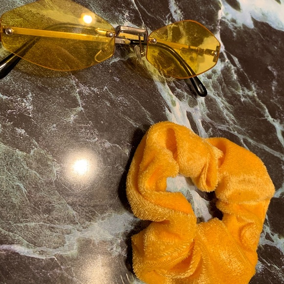 RIMLESS SUNGLASSES & SCRUNCHIE BUNDLE - Picture 2 of 2